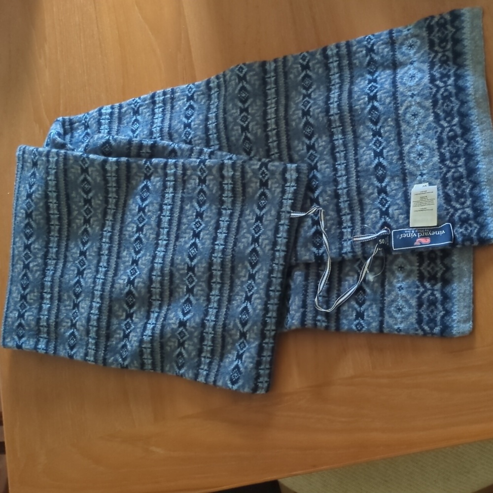 Vineyard Vines scarf